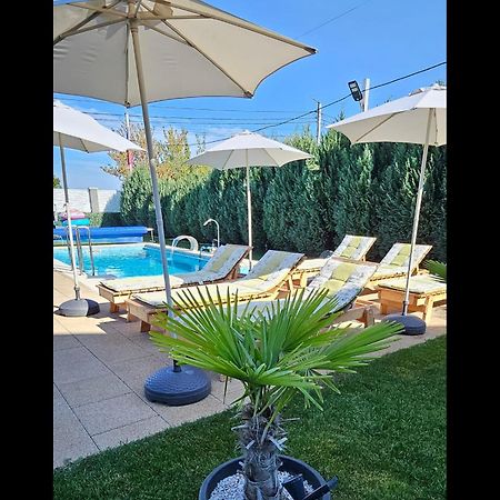 Danube Home Ostrovu Corbului エクステリア 写真