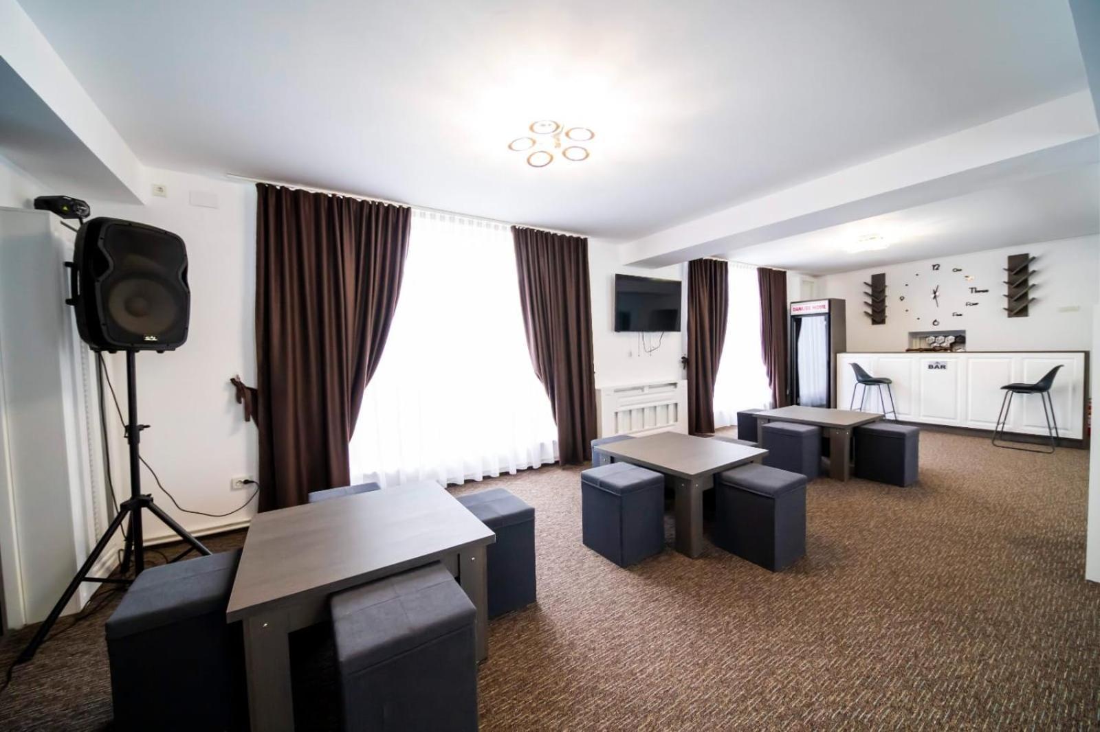 Danube Home Ostrovu Corbului エクステリア 写真