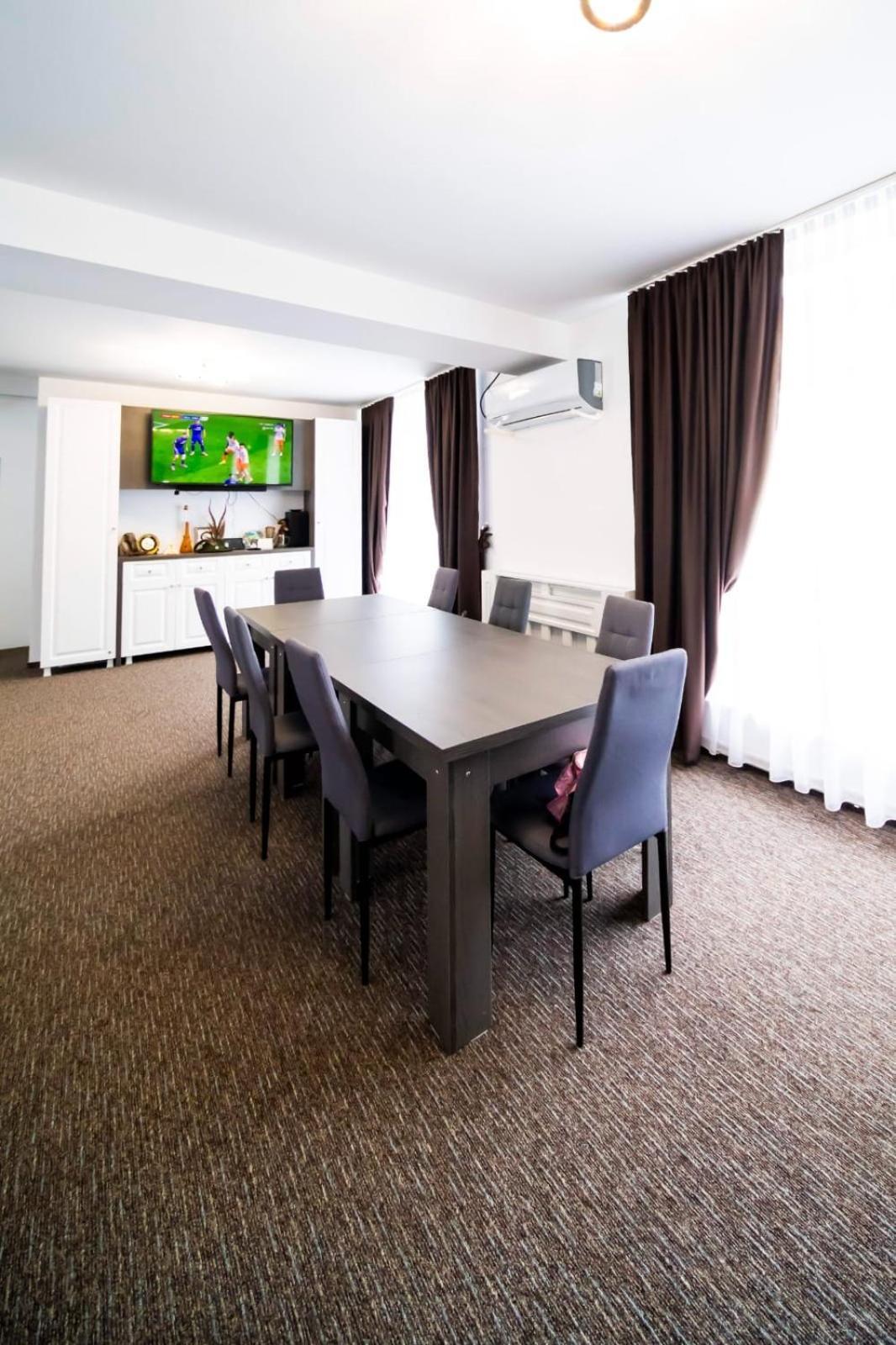 Danube Home Ostrovu Corbului エクステリア 写真